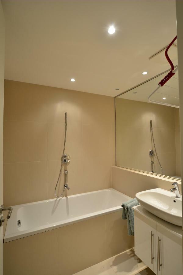 Kolonada Luxury 2 Bedroom Apartment With Balcony Marianske Lazne Exterior photo